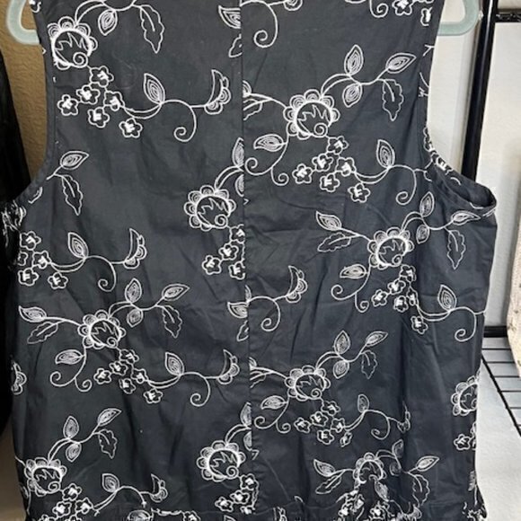 BUNDLE 3 FOR $18 Carolina Colours Stretch Sleeveless Shirt 14/16 Embroidered - Picture 14 of 14